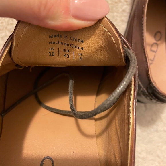 Brown leather Wing tip dress shoes - Picture 4 of 8